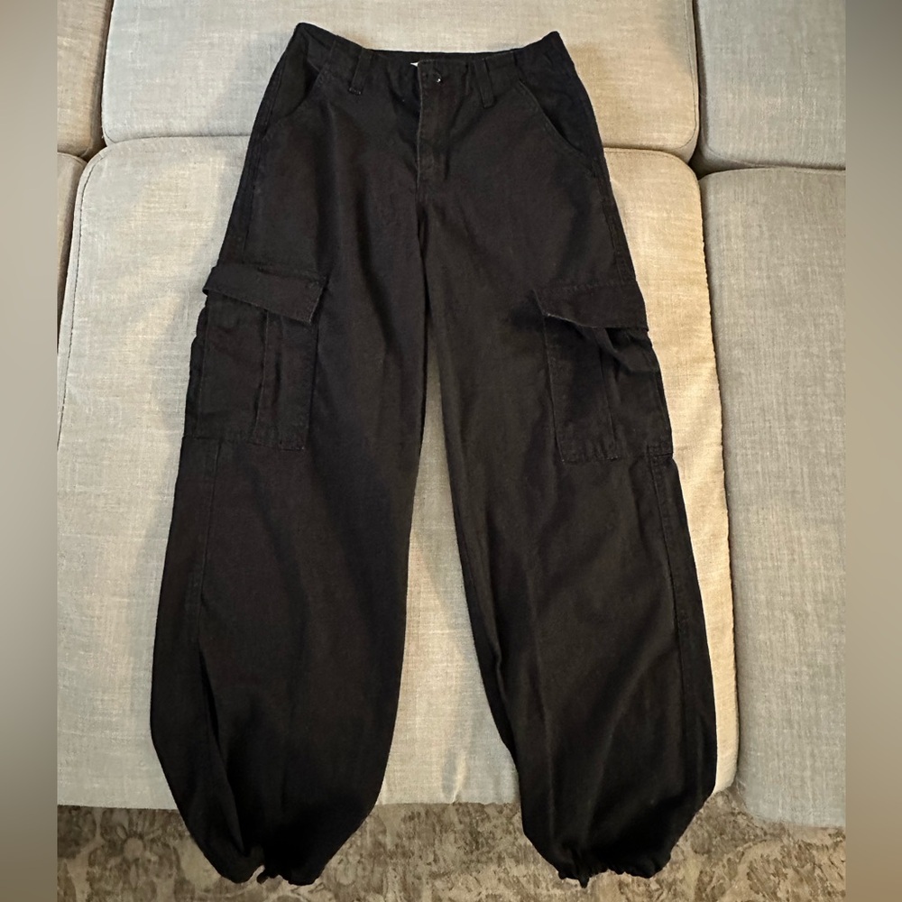 Levi’s Women’s 94 Baggy Cargo Jeans